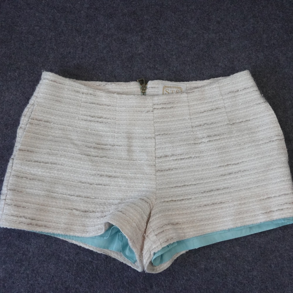 Sail to Sable STS Cream Tweed High Waisted Shorts Gold Back Zip Size 8